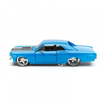 31333 Машинка die-cast 1966 Chevelle SS 396, 1:24, синяя, открывающиеся двери